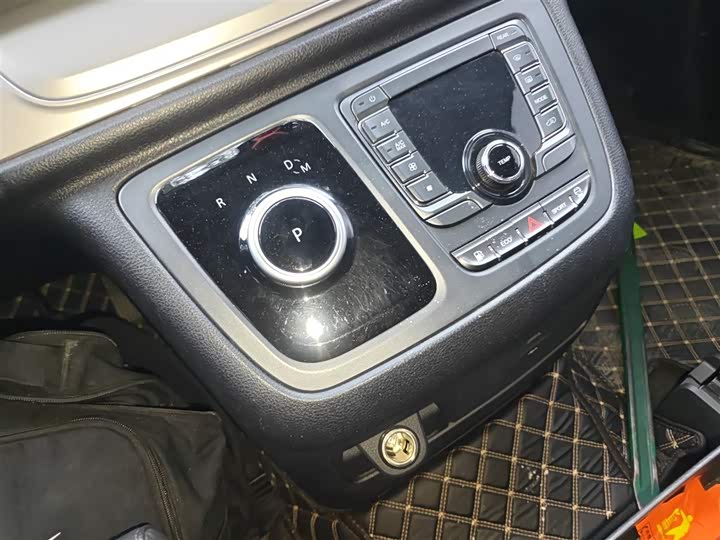 Maxus G20 2023 2023款 改款 ES 2.0T 汽油自动超值版