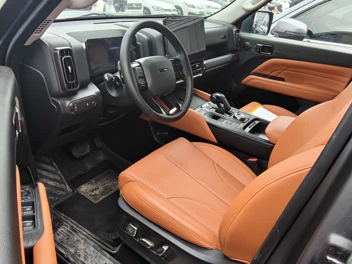 Haval H9 2024 2024款 2.0T 汽油四驱极境版