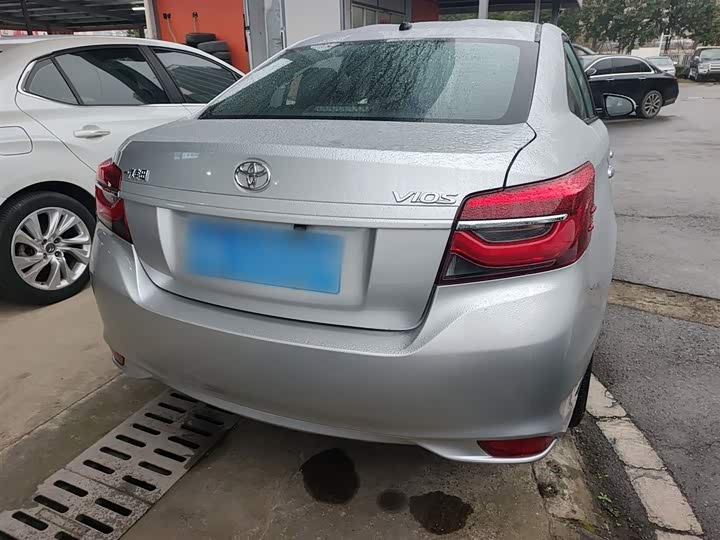 Toyota Vios 2022 2022款 1.5L 20周年纪念版