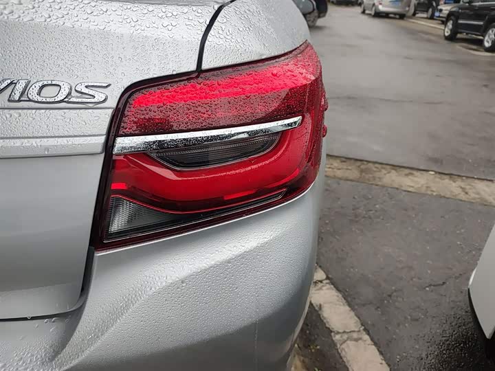 Toyota Vios 2022 2022款 1.5L 20周年纪念版