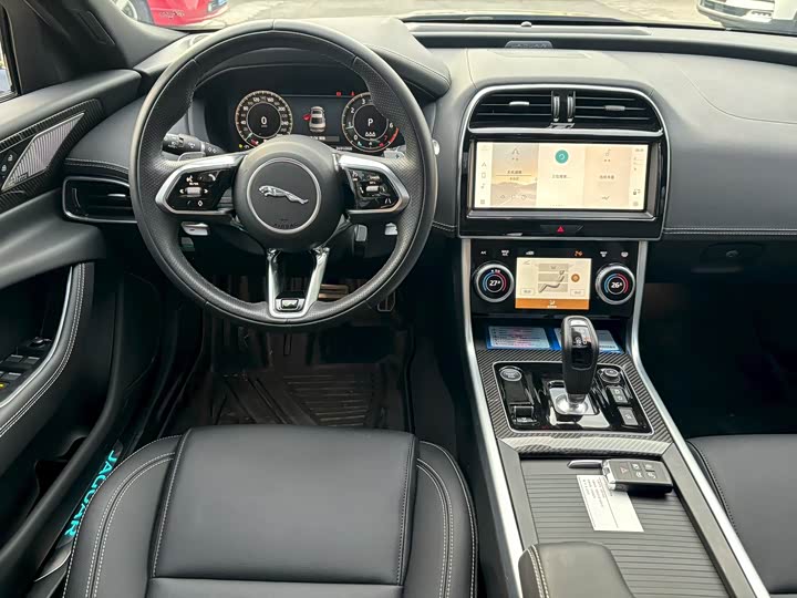 Jaguar XE L 2024 2024款 2.0T 250PS R-DYNAMIC S耀黑运动版
