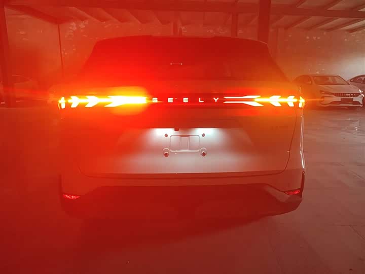 Geely Galaxy L7 2025 2025款 EM-i 115km 远航版