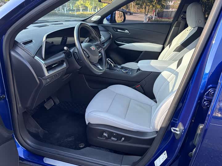 Cadillac XT4 2024 2024款 28T 两驱尊贵型