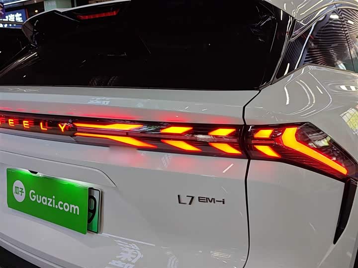 Geely Galaxy L7 2025 2025款 EM-i 115km 探索版