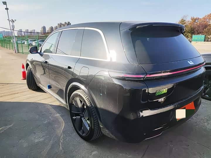 LiXiang L8 2025 2025款 Ultra 智能焕新版