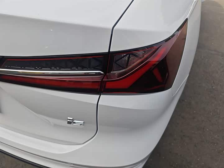 Roewe i5 2026 2026款 1.5L CVT豪华版