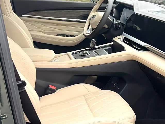 Geely Monjaro 2025 2025款 东方曜 2.0TD 自动四驱望月版