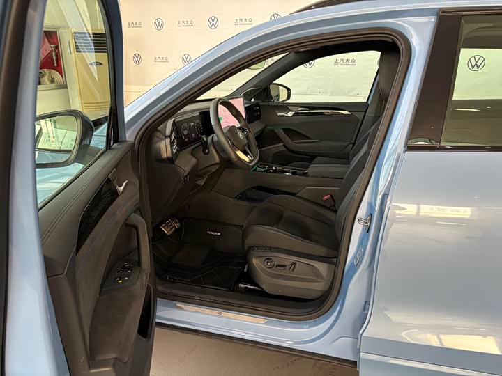 Volkswagen Tiguan L Pro 2025 2025款 PRO 380TSI 四驱 R-Line 智尊版