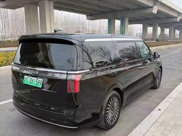 Zeekr 009 2024 2024款 六座行政版四驱 108kWh