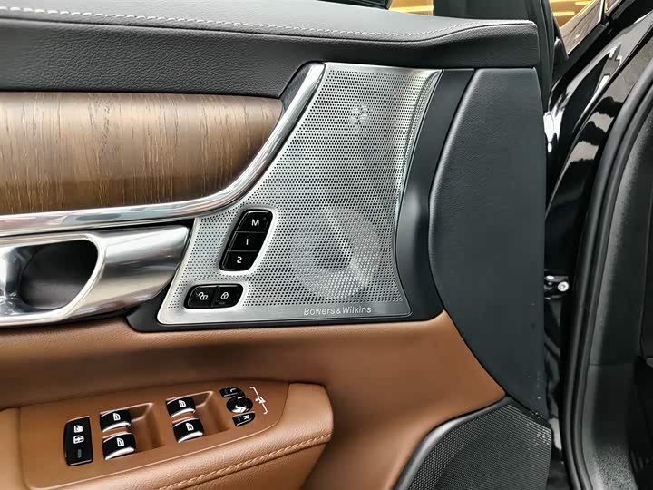 Volvo S90 Hybrid 2025 2025款 插电式混动 四驱长续航智雅豪华版