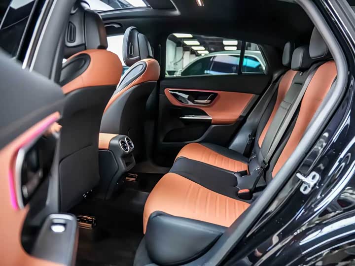 Mercedes-Benz GLC-Class Coupe 2025 2025款 GLC 260 4MATIC 轿跑SUV