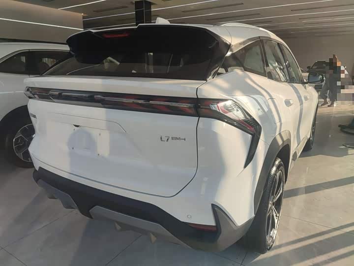 Geely Galaxy L7 2025 2025款 EM-i 115km 探索+版