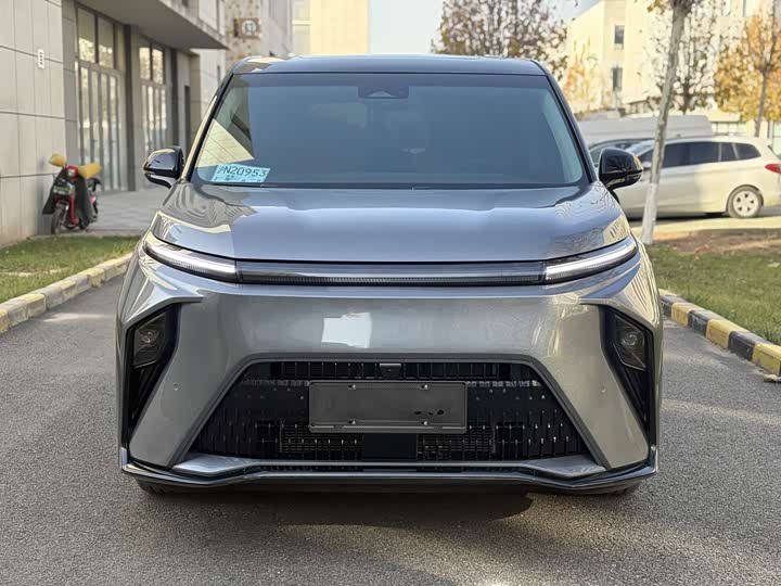 Maxus Mifa 9 2024 2024款 超混 超长续航森林版 七座