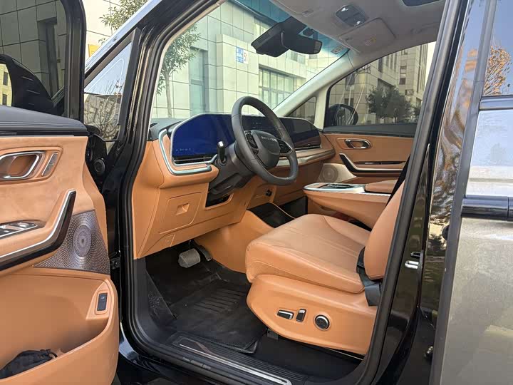 Maxus Mifa 9 2024 2024款 超混 超长续航森林版 七座