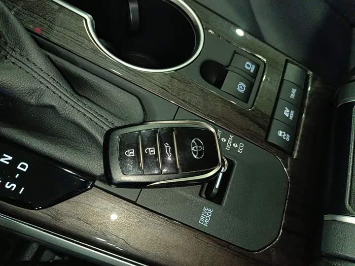 Toyota Highlander 2024 2024款 2.5L智能电混双擎四驱尊贵版 7座