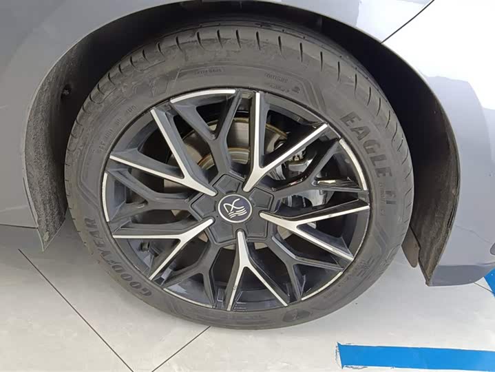 BYD Han 2025 2025款 DM-i 125KM尊贵型