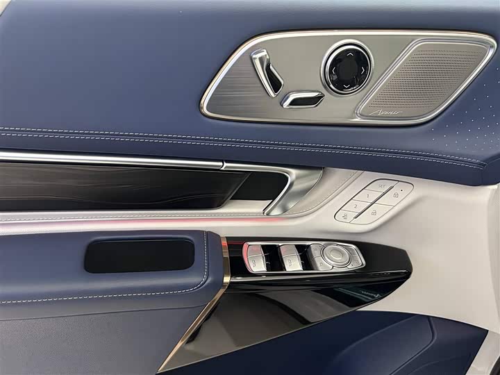 Buick GL8 Century 2025 2025款 2.0T 六座蕴世版