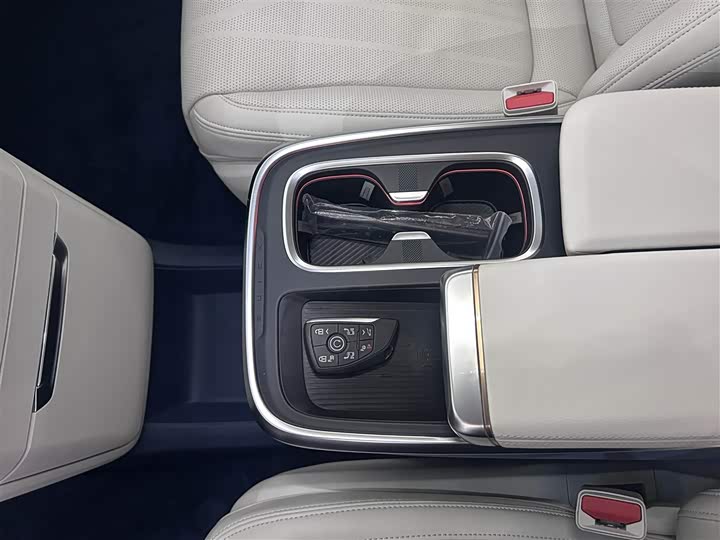 Buick GL8 Century 2025 2025款 2.0T 六座蕴世版