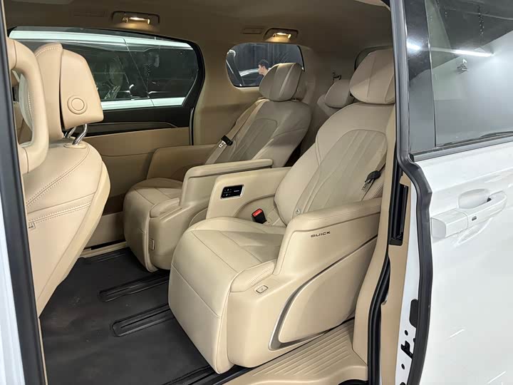 Buick GL8 Hybrid 2025 2025款 陆尚 尊享版 7座