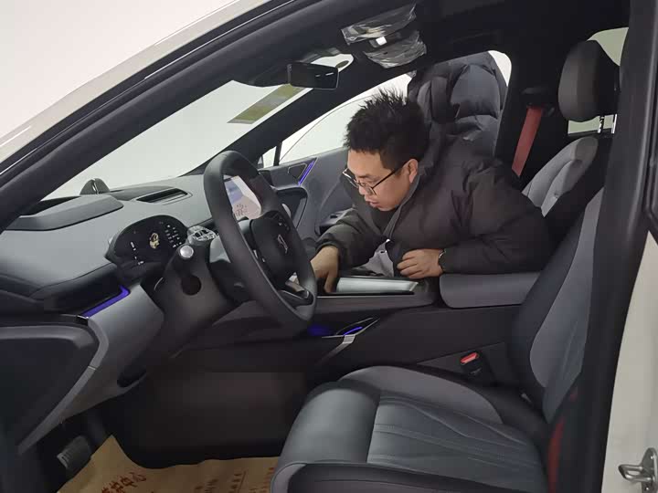 Zeekr 007 GT 2025 2025款 后驱智驾版 75kWh
