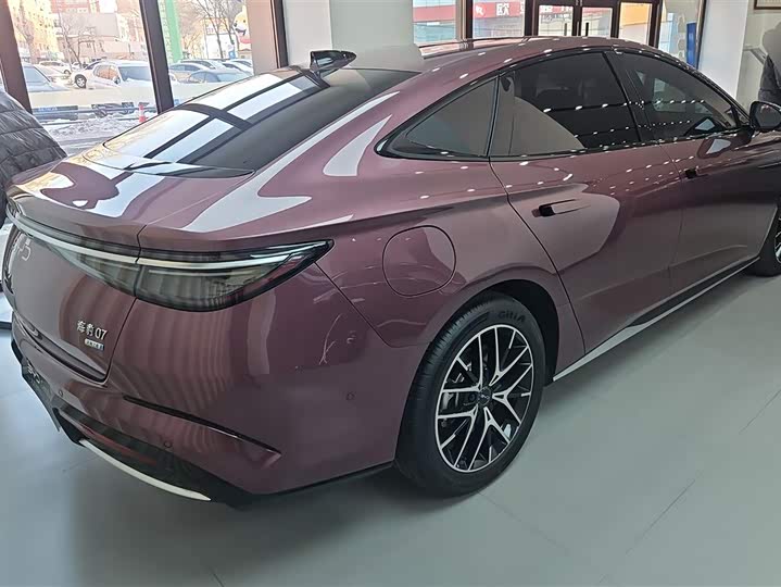 BYD Seal 07 DM-i Hybrid 2025 2025款 DM-i 1.5L 125km 尊贵型