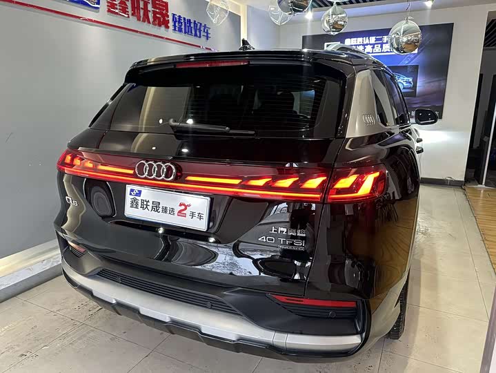 Audi Q6 2023 2023款 40 TFSI quattro 观云型 羽林套装