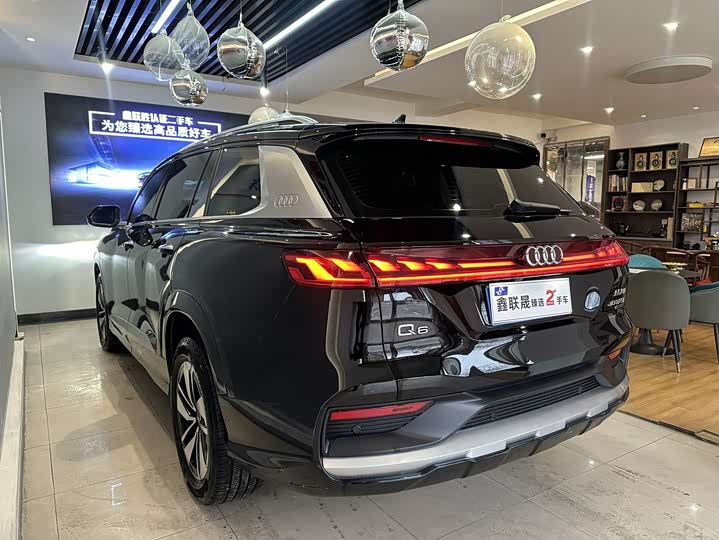 Audi Q6 2023 2023款 40 TFSI quattro 观云型 羽林套装
