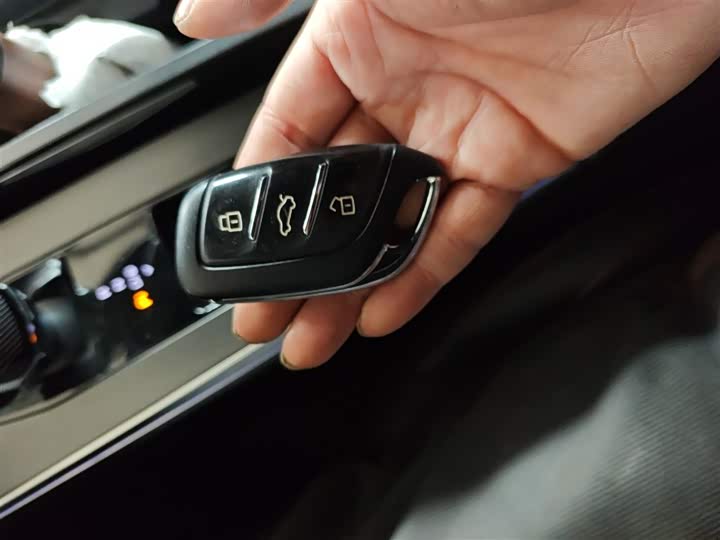 Roewe RX5 Max 2022 2022款 2.0T 自动有为至尊版