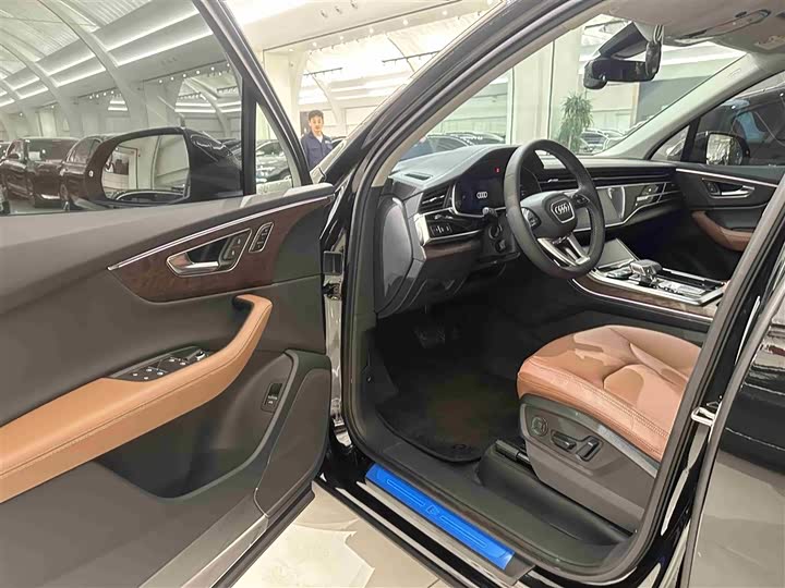 Audi Q7 2024 2024款 45 TFSI quattro S line黑武士型