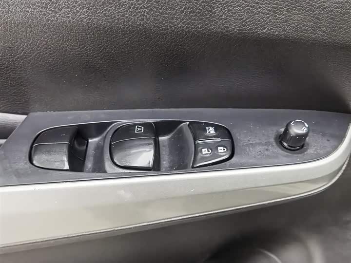 Nissan Terra 2020 2020款 2.5L XL Upper 自动两驱豪华版