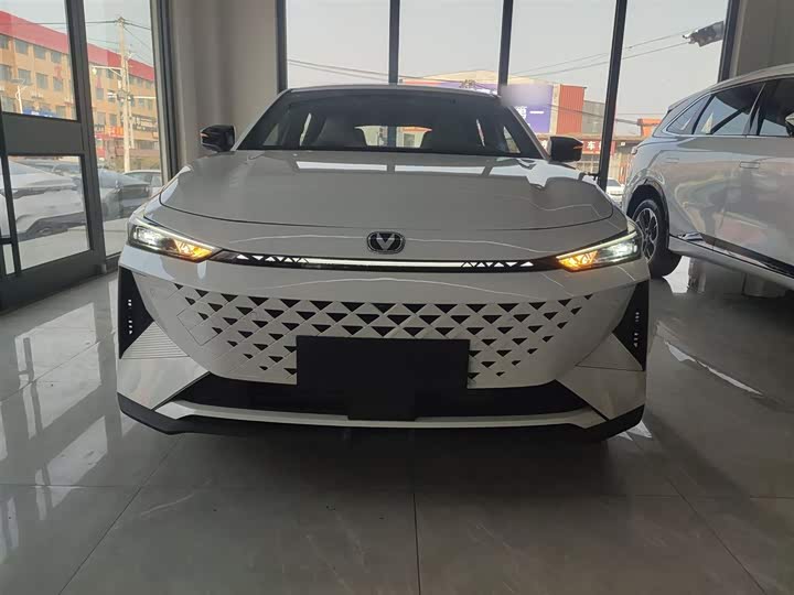 Changan UNI-V Hybrid 2024 2024款 蓝鲸智电iDD 136km 智酷型