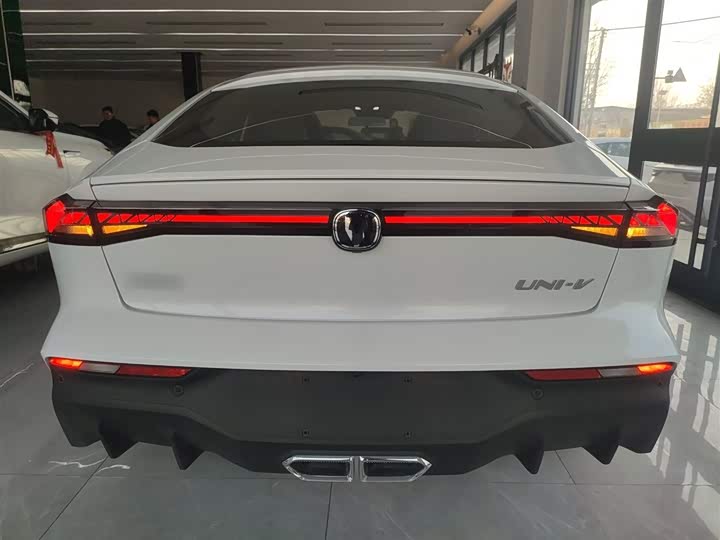 Changan UNI-V Hybrid 2024 2024款 蓝鲸智电iDD 136km 智酷型