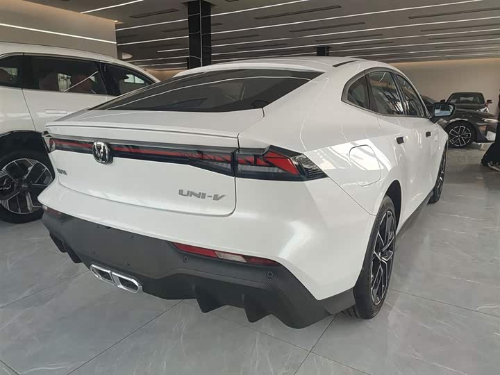 Changan UNI-V Hybrid 2024 2024款 蓝鲸智电iDD 136km 智酷型