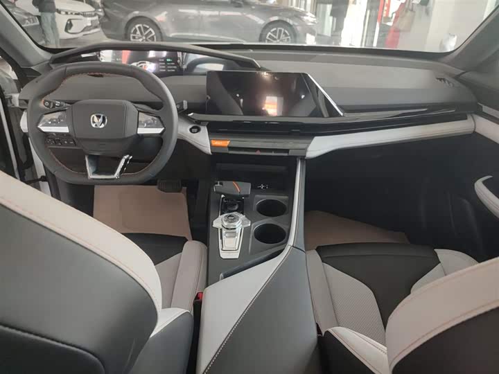 Changan UNI-V Hybrid 2024 2024款 蓝鲸智电iDD 136km 智酷型