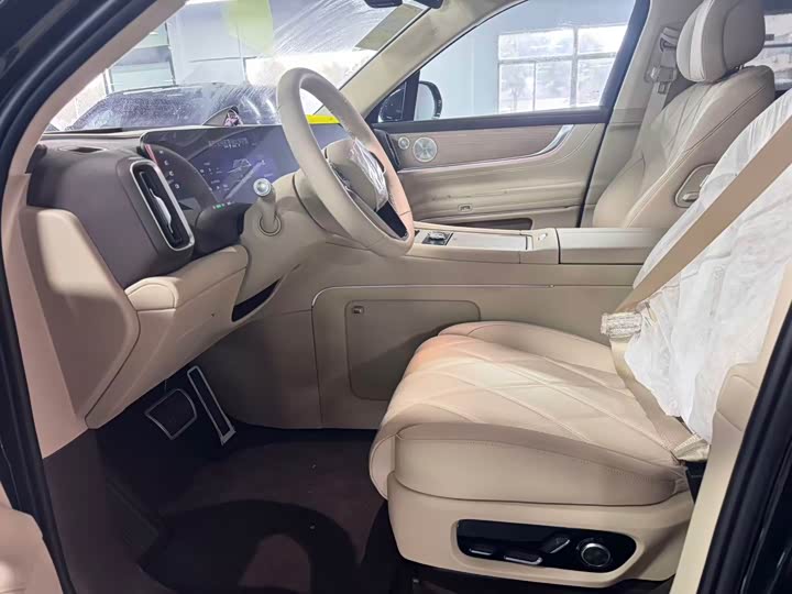 Aito M9 2025 2025款 纯电 Ultra版 100kWh 6座版