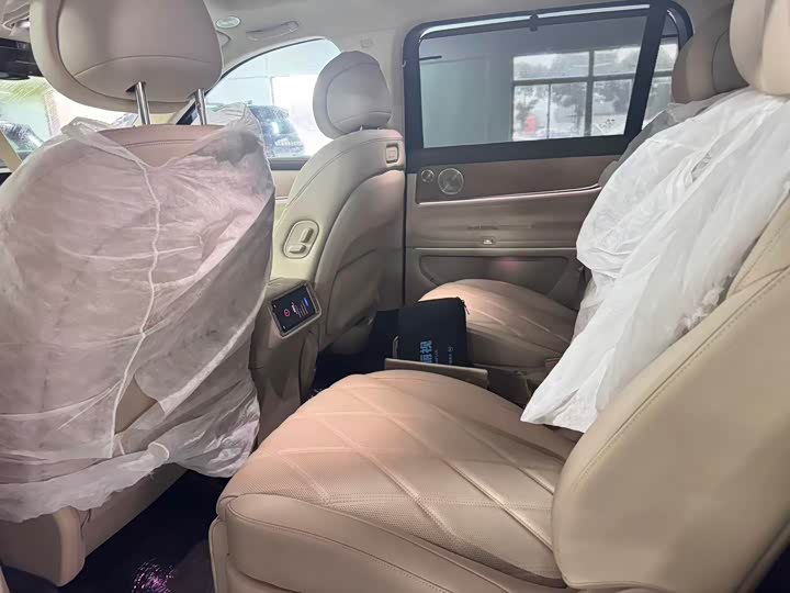 Aito M9 2025 2025款 纯电 Ultra版 100kWh 6座版