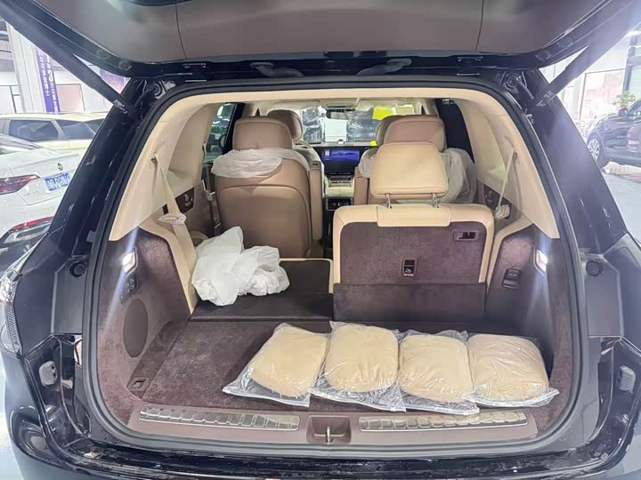 Aito M9 2025 2025款 纯电 Ultra版 100kWh 6座版