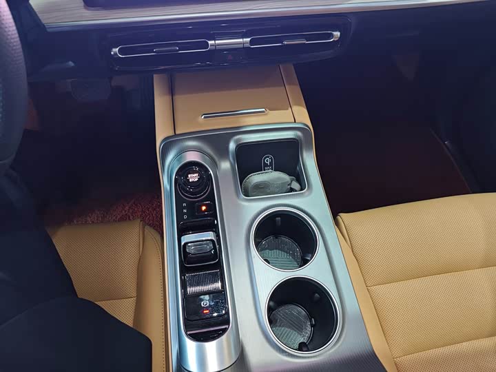 GAC Trumpchi E8 2024 2024款 荣耀系列 2.0L 荣耀版