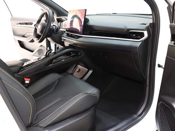 Geely Coolray 2025 2025款 缤越L 1.5TD DCT 星钻