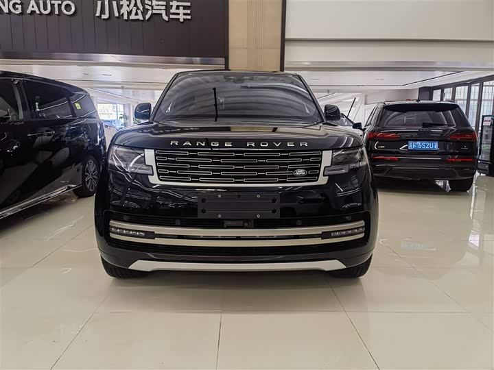 Land Rover Range Rover 2025 2025款 3.0 L6 400PS 盛世加长版