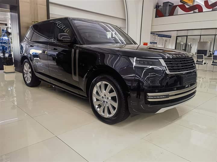Land Rover Range Rover 2025 2025款 3.0 L6 400PS 盛世加长版