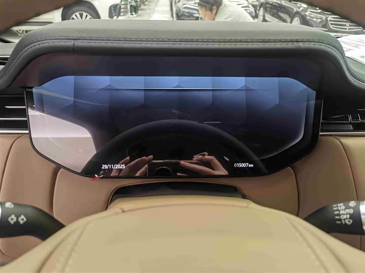 Land Rover Range Rover 2025 2025款 3.0 L6 400PS 盛世加长版