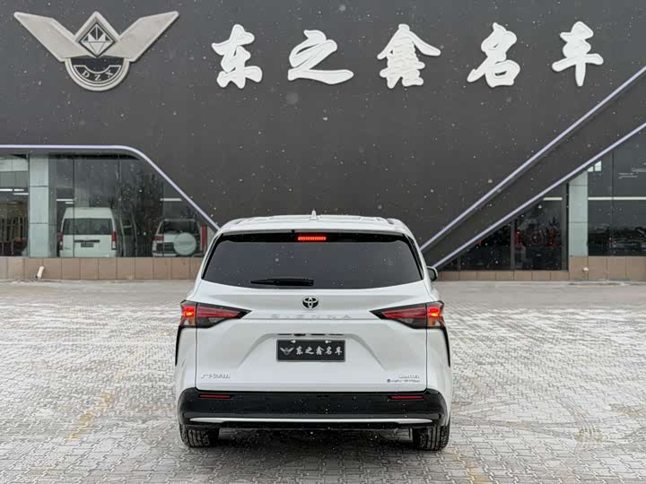 Toyota Sienna 2024 2024款 2.5L混动 四驱尊贵版
