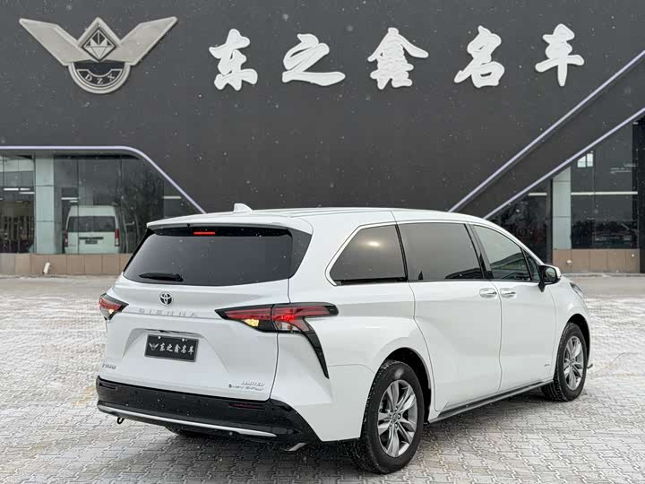 Toyota Sienna 2024 2024款 2.5L混动 四驱尊贵版