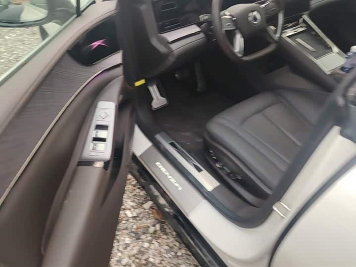 Denza Z9 2024 2024款 1100km 四驱Max版