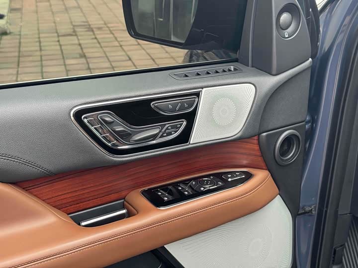 Lincoln Navigator 2022 2022款 3.5T 尊耀版