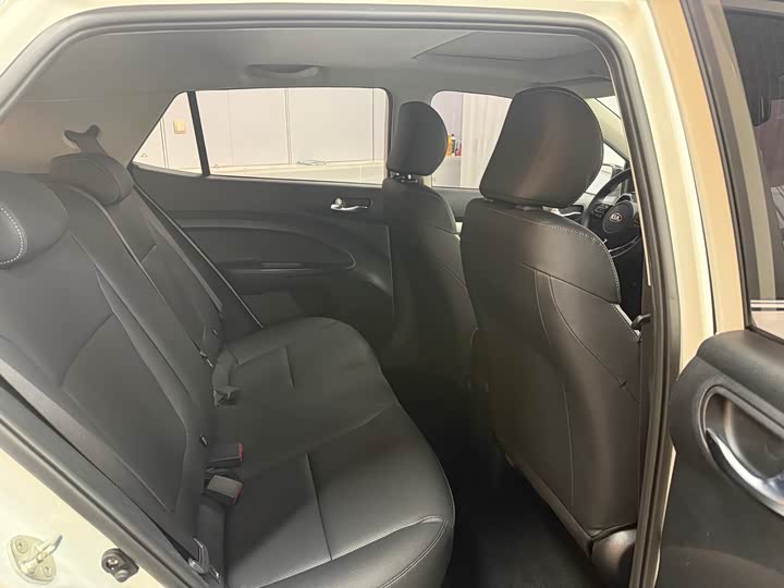 Kia KX1 2021 2021款 1.4L CVT天窗款