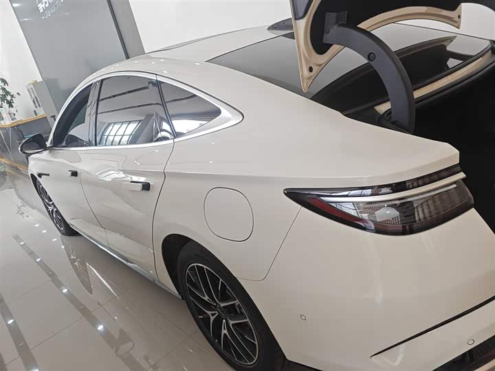 BYD Seal 07 DM-i Hybrid 2025 2025款 智驾版 DM-i 1.5L 125km 尊贵型