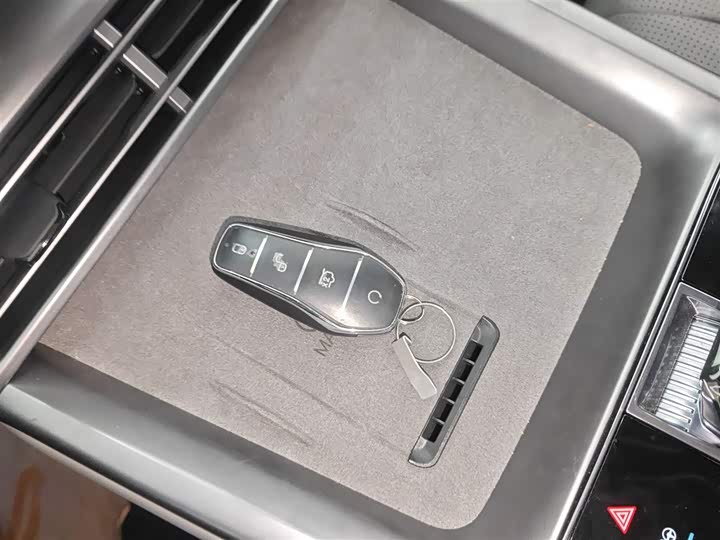 BYD Seal 07 DM-i Hybrid 2025 2025款 智驾版 DM-i 1.5L 125km 尊贵型