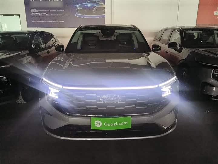 Ford Edge 2025 2025款 锐界L 2.0T EcoBoost E混动四驱七座至尊型